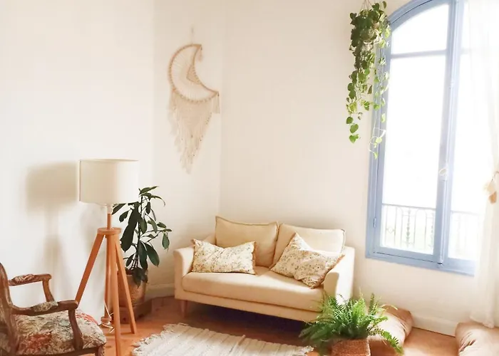 Arty Homestay Nice