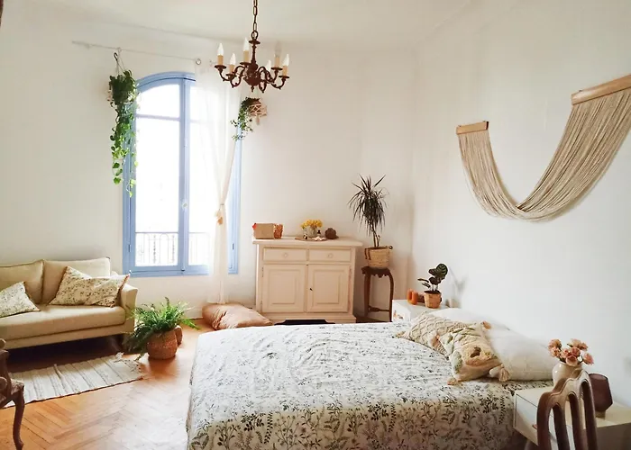 Arty Homestay Nice